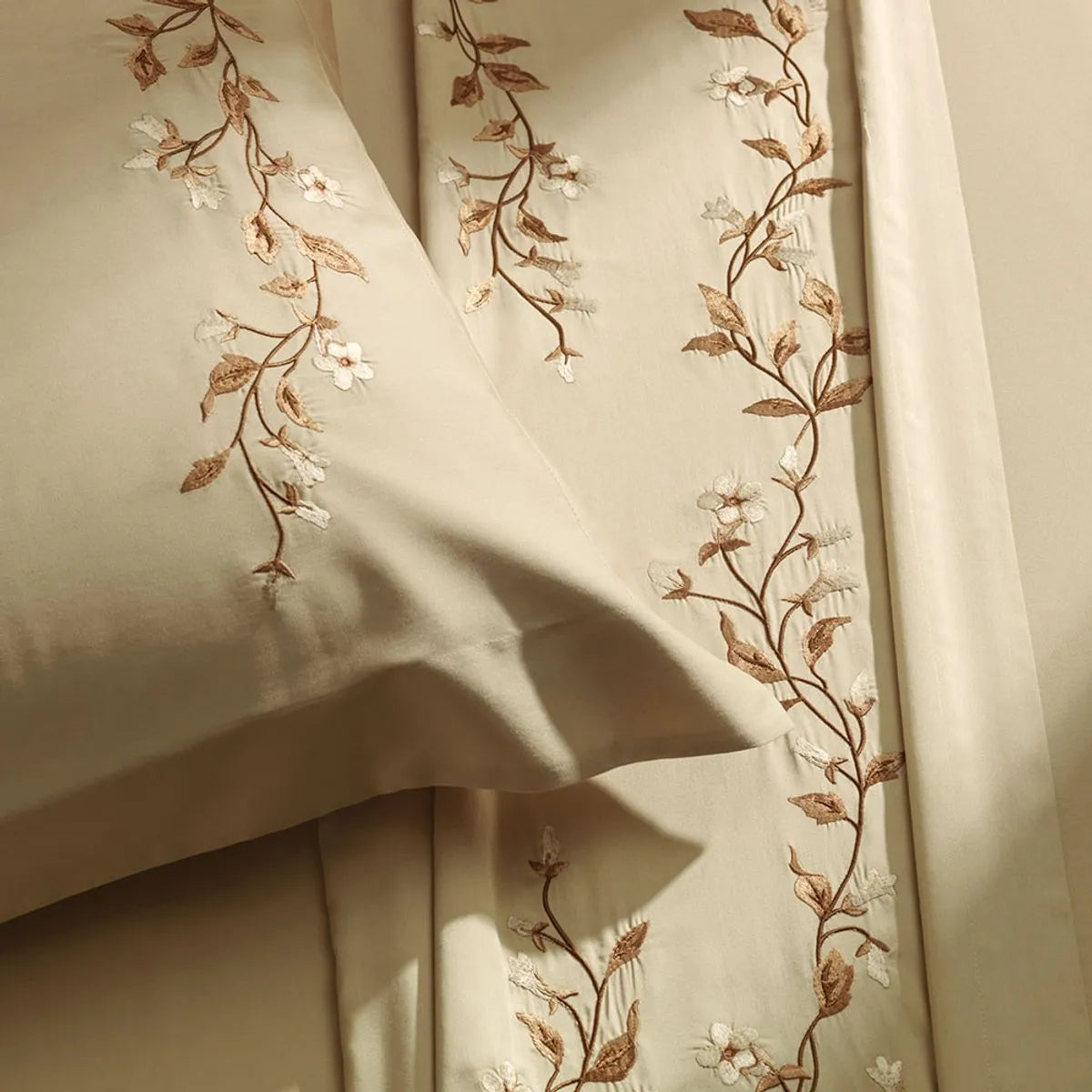 Juego de Cama Tamaño Queen de 300 Hilos con Bordado, 100 % algodón, Carmela